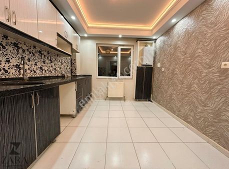 ▄zara▄cengizhan Mh. Sultanfatih Cd. Yanı Sitede 2+1/geniş Balkon