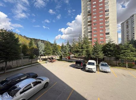 ▄zara▄üreğil'in Gözde Sitesinde 7/24 Güvenlkli 3+1 Ara Kat Daire