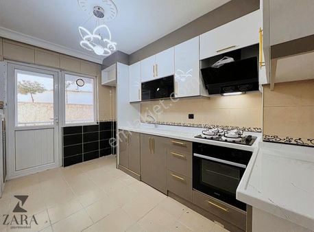 ▄zara▄nato Yolu Cd. Yakını Ara Kat 3+1 130m² Asansörlü Daire