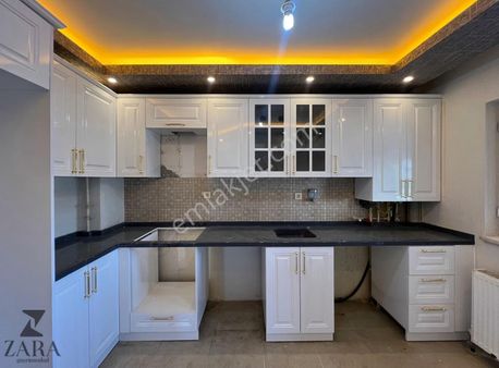 ▄zara▄nataveganın Yanında 7/24 Güvenlikli Sitede 3+1 145m² Daire