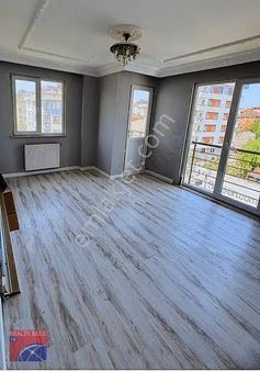 Sultanbeyli Mimar Sinan'da Satılık 3+1 Üst Dubleks Daire