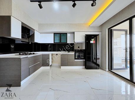 ▄zara▄vadi Manzara'da Hazır Oturum 5. Kat Konumunda 148m² 3+1
