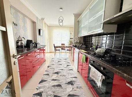 ▄zara▄duralialıç Mh Tek Bloklu Sitede Ara Kat 3+1 145m² Daire