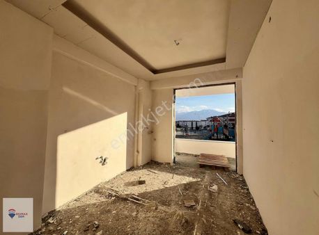 Remax Dem'den Cumhuriyet Mahallesinde Satılık 2+1 Lüks Daire