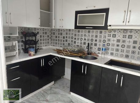 Maslak Cesme Cad Üzerinde Satilik Hisseli Daıre Caddeye Yakın