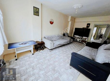 Cuma Pazarı Mevkinde Az Katlı Binada 2+1 90 M'2 Eski Yapı 3.kat