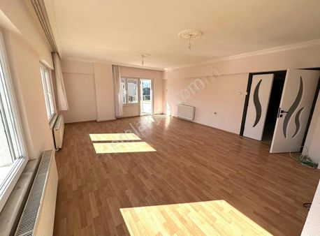 Yunus Erkan*dan Armağan İlcide Kiralık 2+1 135 M2 Daire