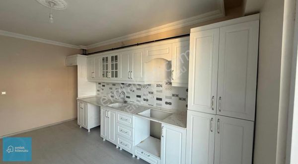 Emlak Kılavuzu By Sadik'ten Yenişehir Mah. 3+1 Kiralık Daire