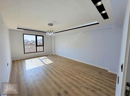 Özel Garajlı Bursa Cd. Yakını 135m² 3+1 Sıfır Satılık Daire