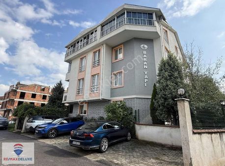 Kartepe Emekevler Mahalle'sinde Satılık 3+1 Ara Kat Daire