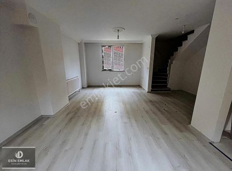 Osman Gazi Mah Balkonlu Geniş Marmaray'a Yakın Temiz 3+1 Daire