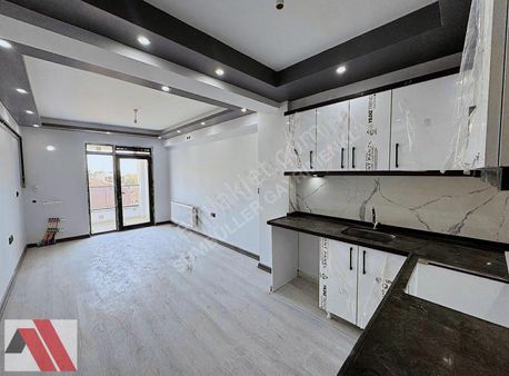 Sümbüller'den Sırma Yakını Balkonlu Lüx Tasarım Kocaman 1+1