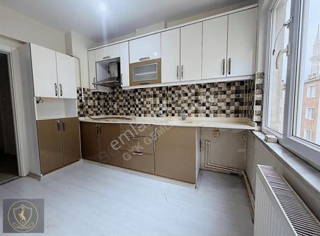 Gemlik Emlaktan Taş Köprüde Cadde Üstü 3+1 Arakat Kiralık