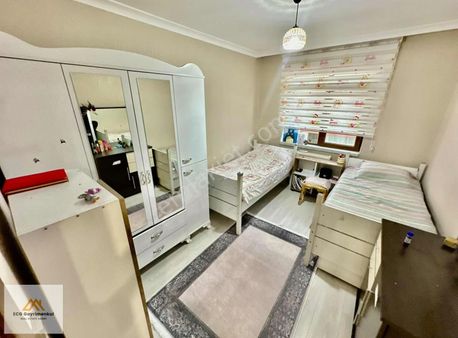 Ecg'den Saray İlkokulun Hemen Arkasında Geniş Mutfaklı 4+1 Daire