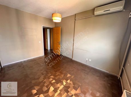 Ataşehir Gardenya Plaza Da Bakımlı 5 Bölüm Ofis Kaçırmayın