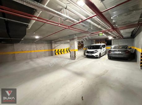 3 Kat Otoparklı Güvenlikli Sitede Satılık 1+1 Arakat Geniş Daire