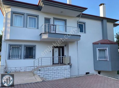 Satılık Ünivetsite Mahallesınde Villa