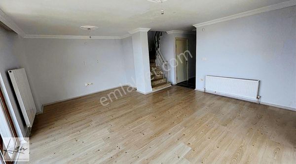 D.dere Topçularda Site İçerisinde Kiralık Çatıdubleks Daire.