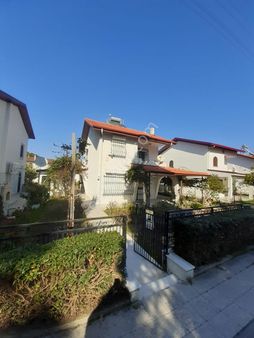 Kuşadası En Elit Sitesi Yuvam Sitesinde Denize 100 Metre Müstakil Satılık Villa