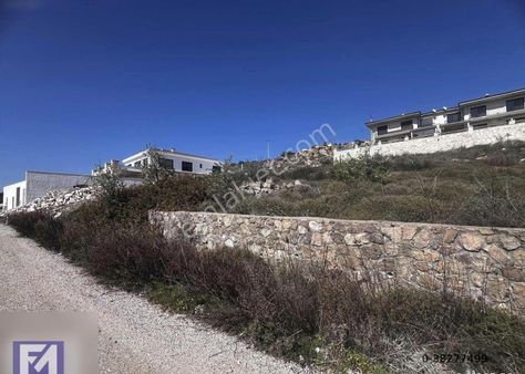 Foçaköyde Satılık 2 Villalık Arsa