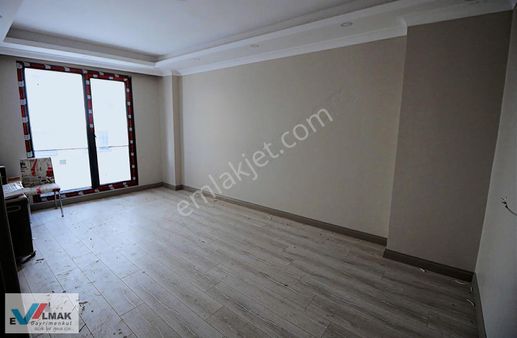 Evalmak'tan Halkalı Merkez Mah.de Satılık 2+1 Otoparklı Y.giriş