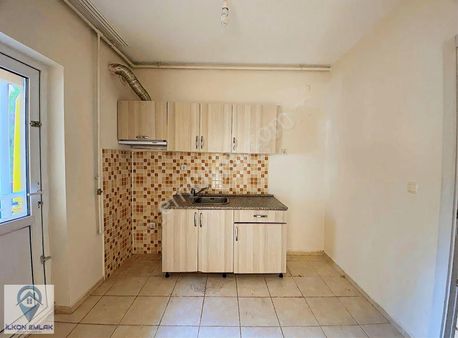 Turkuazda Park Yanında Temiz Bakımlı 2+1