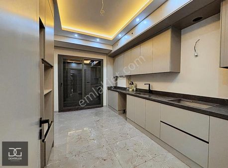 Demirler'den Yenişafakta Ultra Lüks Panjurlu Ebv Banyolu 3+1