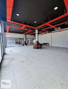 İzmir Çanakkale Ana Yol Üstü 1300 M2 Kiralık Mağaza Dükkan