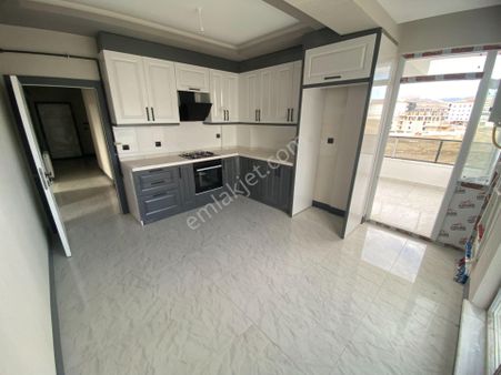 Yenikent'te Ara Kat Giy.odalı E.banyolu Kombili Kredi Limitsiz!!