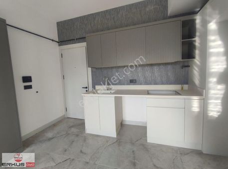 Erkuş Gayrimenkul'den Karahasanlı Hstaneye Yakın Sıfır 1+1 Apart