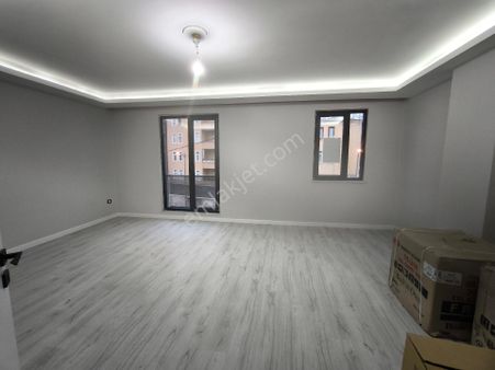 Silivri Alibey Mah. Yeni Bina Kiralık 2+1 Daire