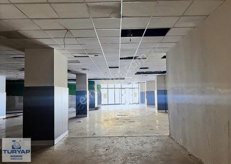 Esenyurt M.akif Ersoy Mah,bağdat Cad Üzerinde Kiralık Dükkan