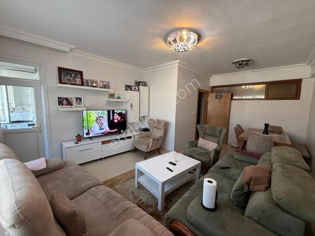 İstanbul House'dan B.evler'de Ayrı Girişli 220m2, 6+2 Dubleks