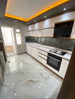 Plevne Mah'de 3+1 Ara Kat Lüks Yapılı Cadde Üzeri Satılık Daire