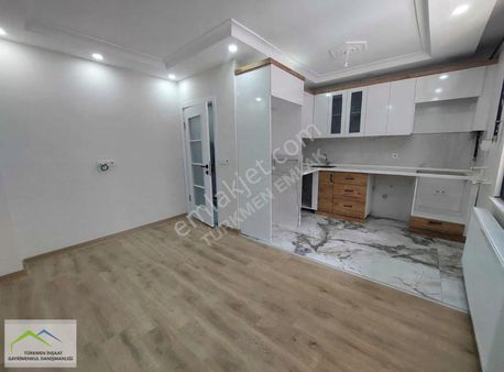 Türkmen Emlaktan Amerikan Mutfaklı Sıfır 2+1 Satılık Giriş Kat