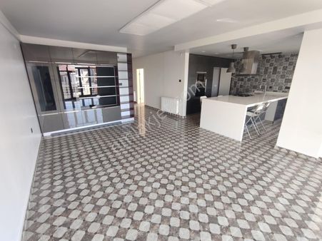 Edremit Cennetayağinda Site İçerisinde Satılık 4+1 Daire