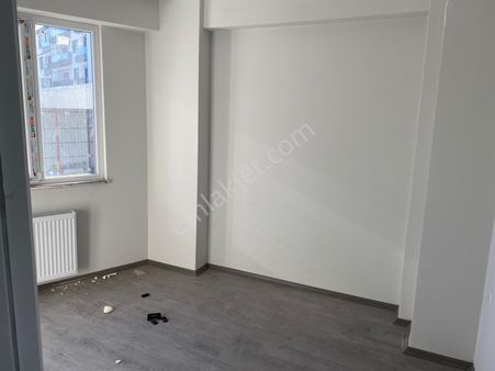 Tuzcumurat Mahallesi’nde Doğalgazlı, Otoparklı, Önü Açık 3. Kat Modern Daire!