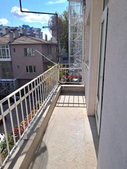 Beştepe De Orta Katta Boş Balkonlu Eşyalı 1+1 Satılık Daire