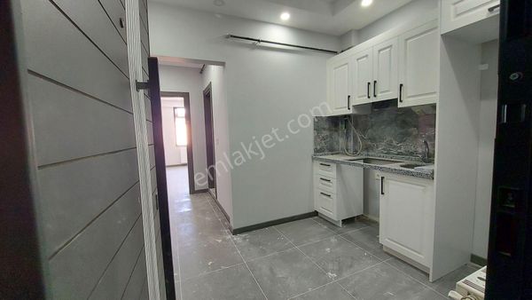 Kartepe Güzel Konum Asansörlü Satılık Arakat 1+1 Sıfır Yapı Ofis