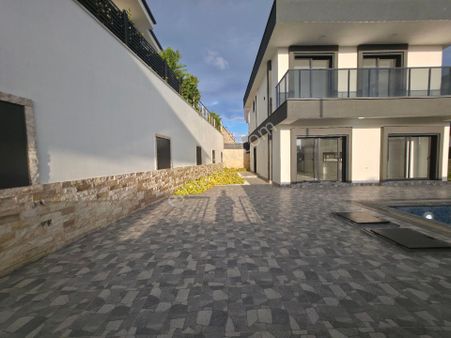 Altınkumda Denize Yürüyerek 5 Dakika 4+1