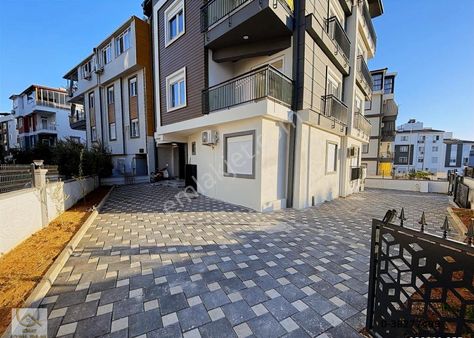 Çamlıbel Mahallesinde Tramvaya Yakın 2+1 Satılık Daire