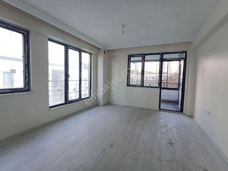 Karşıyaka Spor Kompleksi Üstü Sıfır 2+1 Daire