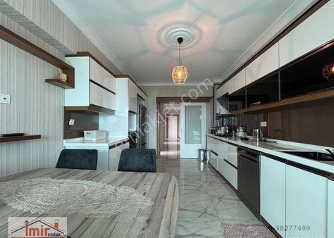 İmir Emlak Ofisinden Okullar Bölgesinde Güney C. 4+1 180 M2 4+1 Daire 7. Kat