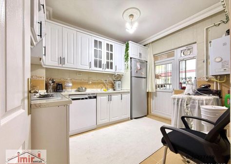 İmir Emlak Ofisinden Merkezde Full Yapılı, Güney Giyinme Odalı 4+1 140m²