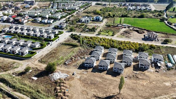 Parstan Edremit Hamidiye De 1.765 M2 %15 İmarlı Satılık Arsa