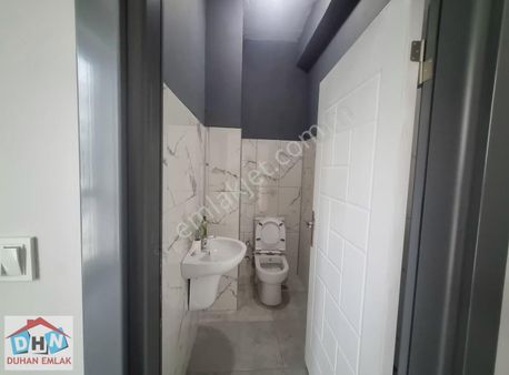 Duhan Emlaktan Yalova Ticaret Merkezinde 300m2 Satılık Dükkan