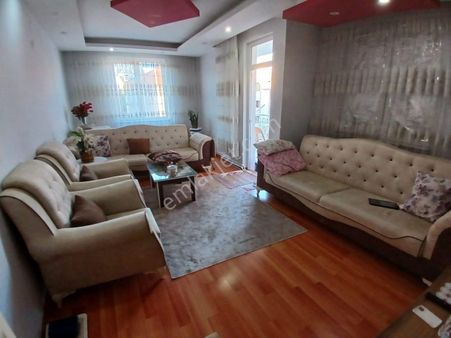 Tramvaya Yakın Emek Mh De 2+1 Daire 3 Kat Doğalgazlı 110 M2