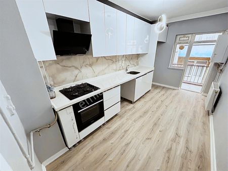 Sincan Mareşal Çakmak Mah'de 3+1 Katta Cadde Cepheli Full Yapılı