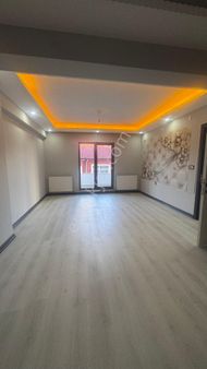 Kapaklı Merkezde Belediyenin Yanında Ara Kat Caddede 3 + 1 Daire