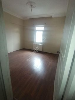 Ümraniye Atakent Mithatpaşa Cd Yamanevler Metro Yürüme Mesafeli Site İçi 5.kat 3+1 Kiralık Daire Ev